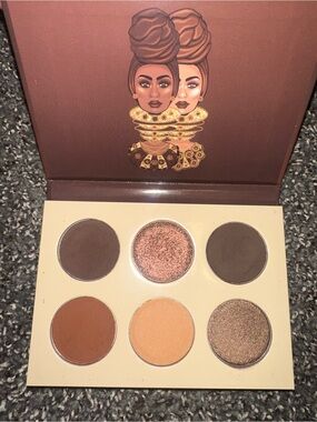 Juvia's Place The Chocolates Eyeshadow Palette - Brown, Gold
